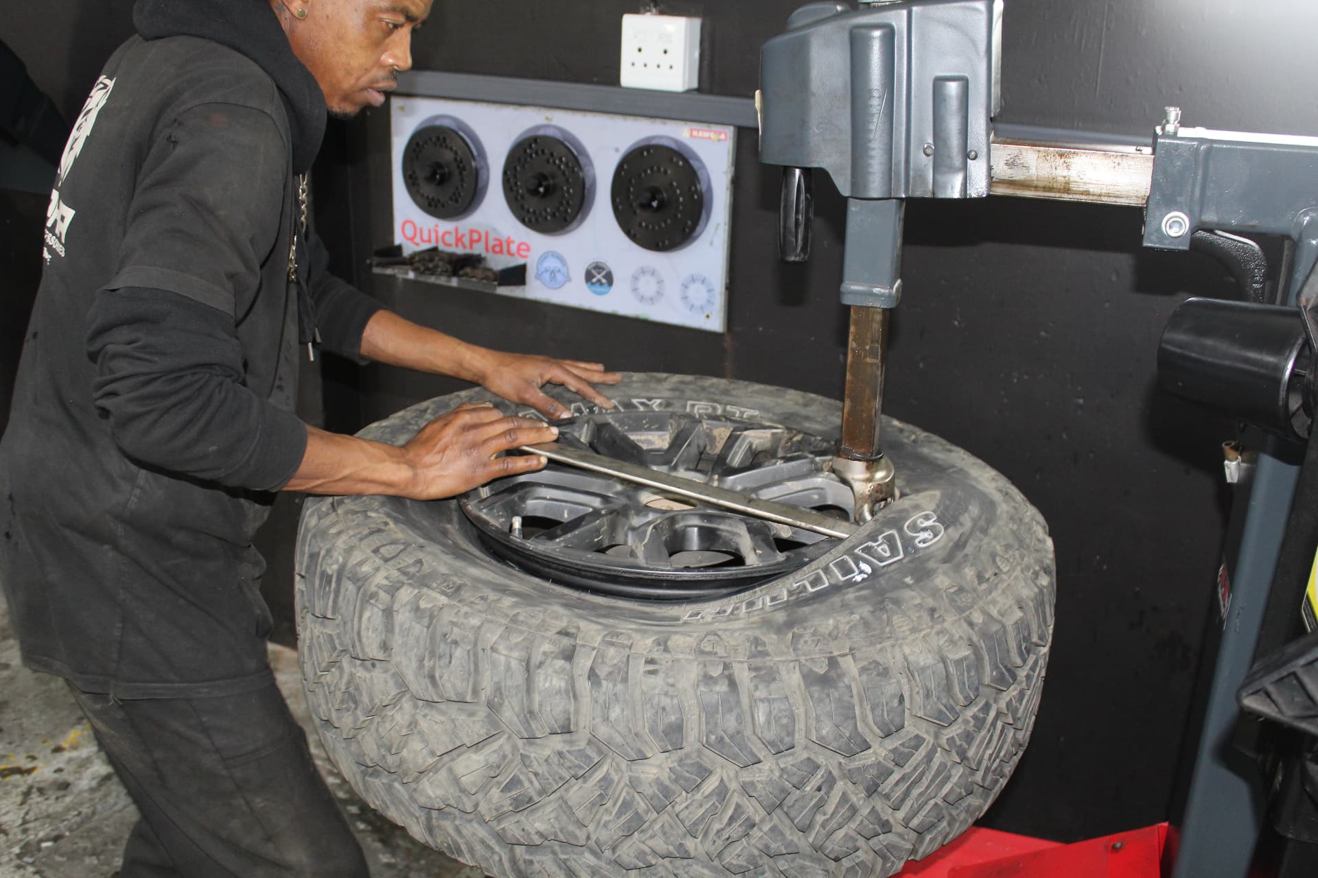 Tyre Fitment & Wheel Alignment